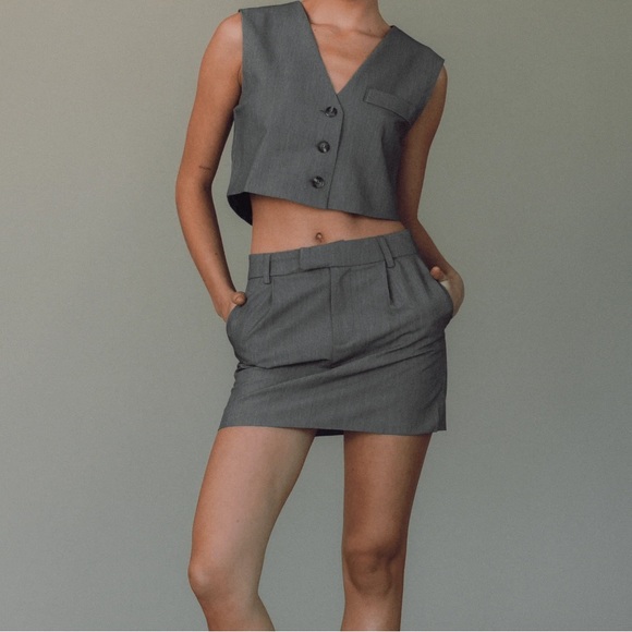 Charcoal Clothing Sidewalk Mini Skirt (Grey) - Picture 3 of 7